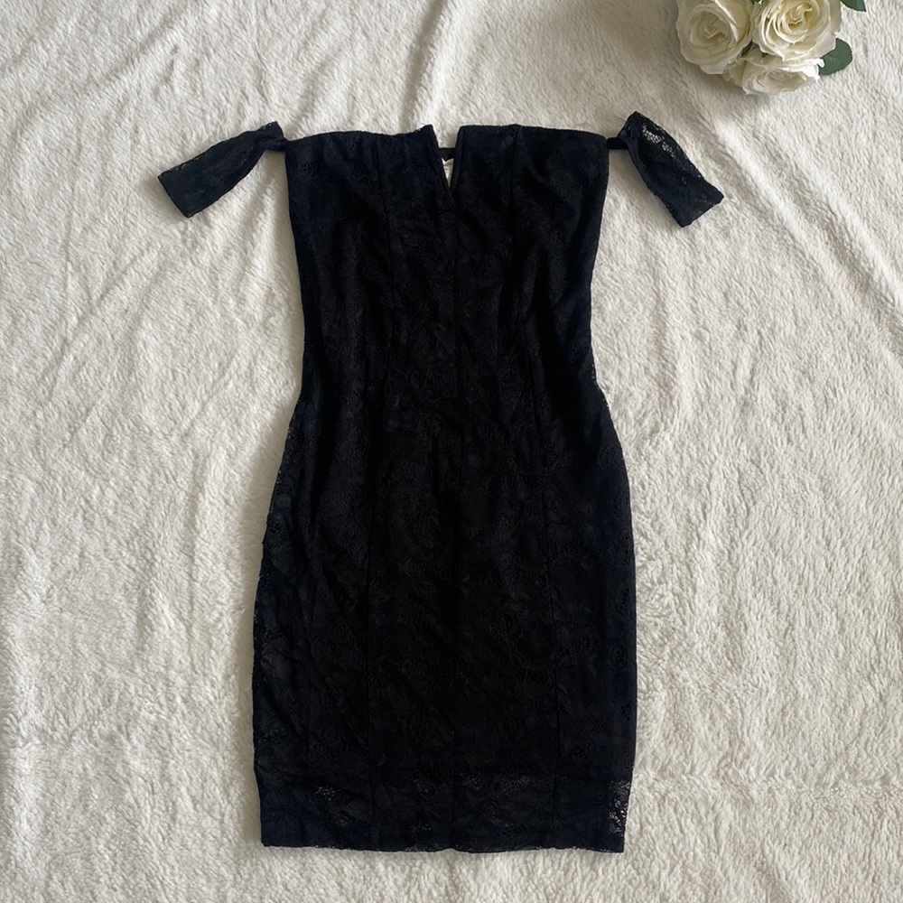 Beautiful Black Lace FASHIONNOVA dress size small